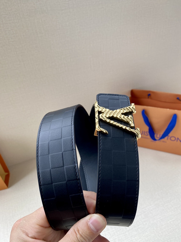 激安ルイヴィトンベルト背面デザイン